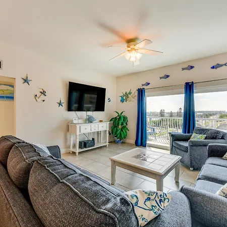 Redington Shores Retreat With Beach Access!