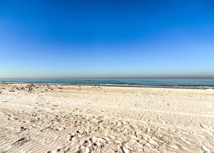 Walk To Redington Beach: Gulf-view Retreat