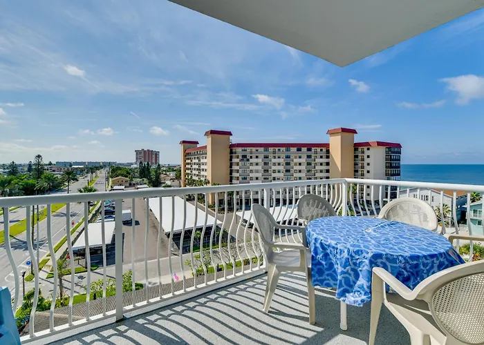 Walk To Redington Beach: Gulf-view Retreat
