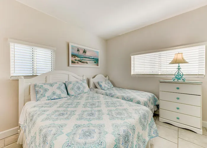 Walk To Redington Beach: Gulf-view Retreat Holiday home *