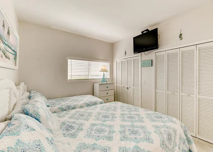 Holiday home Walk To Redington Beach: Gulf-view Retreat *