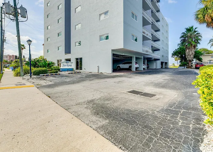 Walk To Redington Beach: Gulf-view Retreat Holiday home