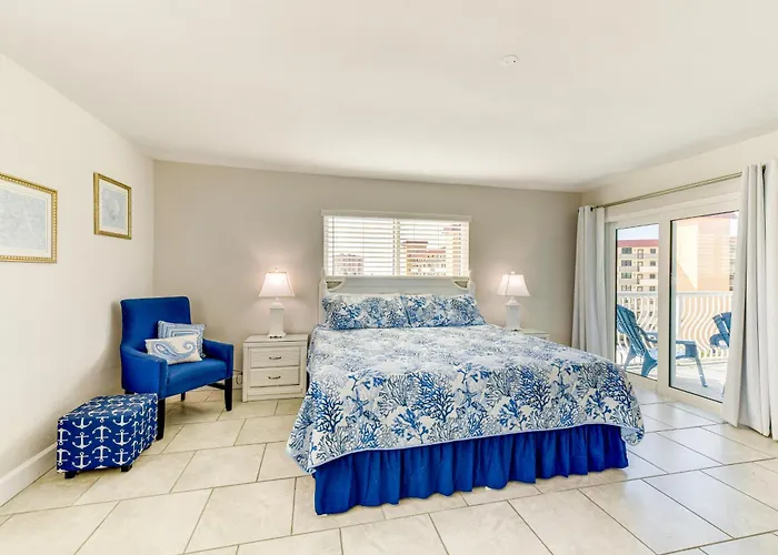Walk To Redington Beach: Gulf-view Retreat