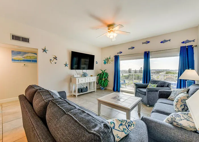 Holiday home Walk To Redington Beach: Gulf-view Retreat