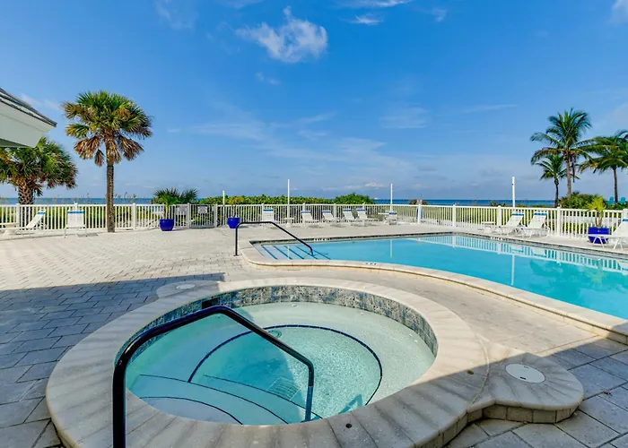 Walk To Redington Beach: Gulf-view Retreat Holiday home